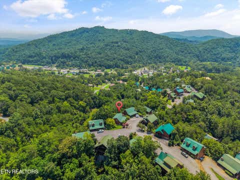 Tiny photo for 3208 White Falcon Way Way #814, Pigeon Forge, TN 37863 (MLS # 1349963)