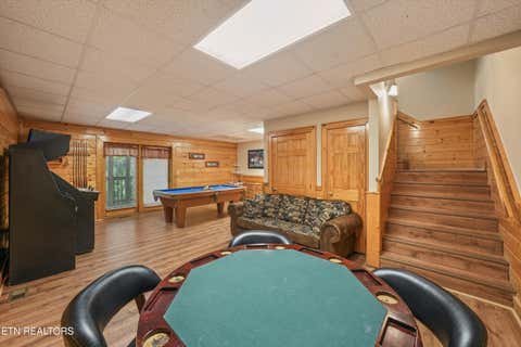 Tiny photo for 3208 White Falcon Way Way #814, Pigeon Forge, TN 37863 (MLS # 1349963)