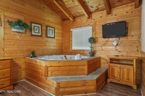Tiny photo for 3208 White Falcon Way Way #814, Pigeon Forge, TN 37863 (MLS # 1349963)