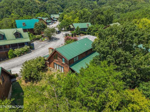 Tiny photo for 3208 White Falcon Way Way #814, Pigeon Forge, TN 37863 (MLS # 1349963)