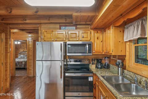 Tiny photo for 3208 White Falcon Way Way #814, Pigeon Forge, TN 37863 (MLS # 1349963)
