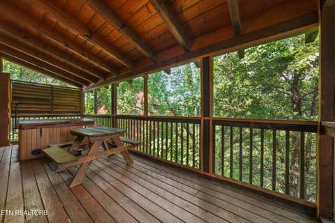 Tiny photo for 3208 White Falcon Way Way #814, Pigeon Forge, TN 37863 (MLS # 1349963)