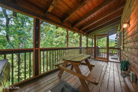 Tiny photo for 3208 White Falcon Way Way #814, Pigeon Forge, TN 37863 (MLS # 1349963)