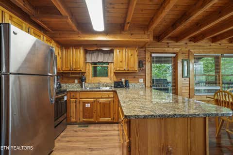 Tiny photo for 3208 White Falcon Way Way #814, Pigeon Forge, TN 37863 (MLS # 1349963)
