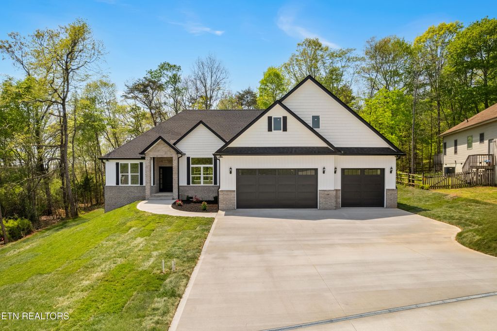 Photo of 124 Nunyu Tr, Vonore, TN 37885 (MLS # 1295097)
