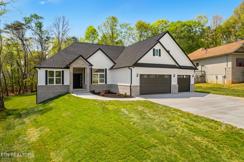 Photo of 124 Nunyu Tr, Vonore, TN 37885 (MLS # 1295097)