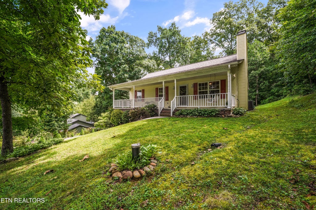 Photo of 945 Frontier Circle, Friendsville, TN 37737 (MLS # 1351035)