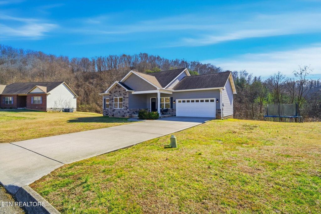 Photo of 126 Millstone Circle, Clinton, TN 37716 (MLS # 1329411)