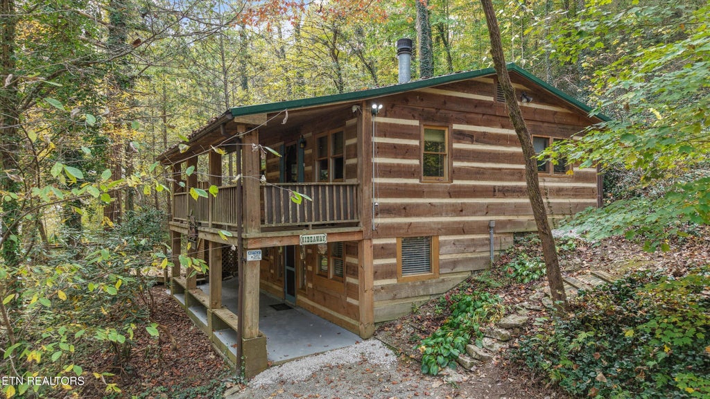 Photo of 322 Black Mash Hollow Rd, Townsend, TN 37882 (MLS # 1360438)