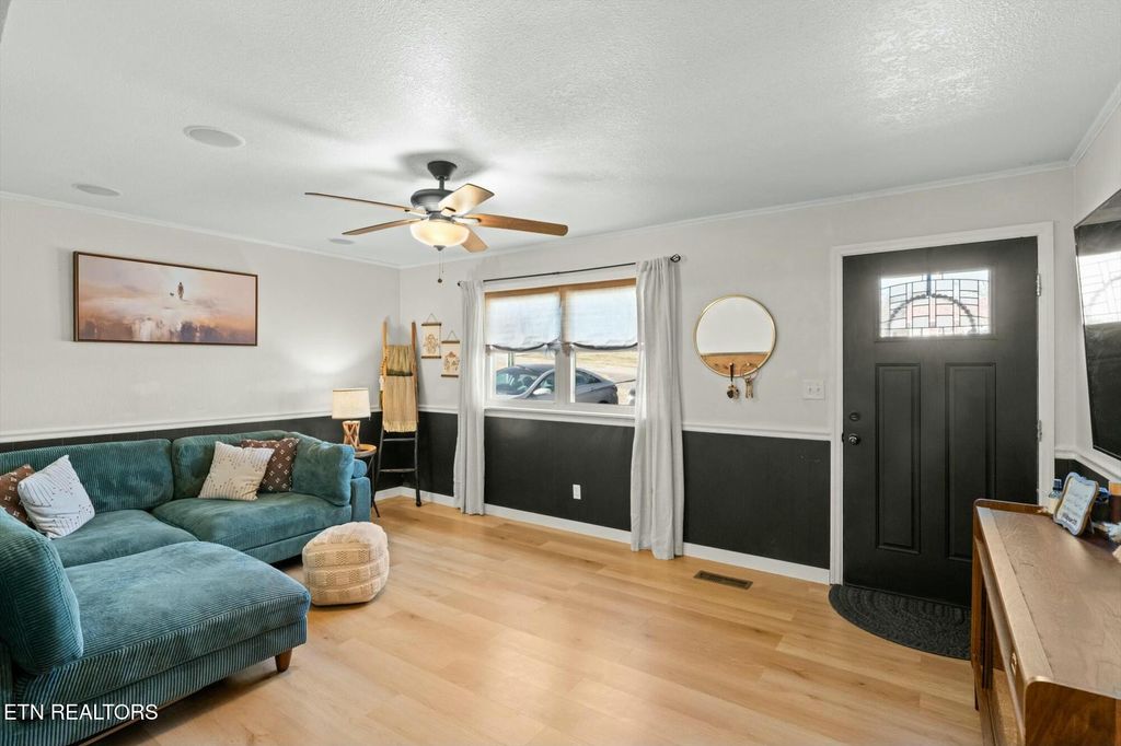 Photo of 112 Chapel Ave, Sweetwater, TN 37874 (MLS # 1289678)