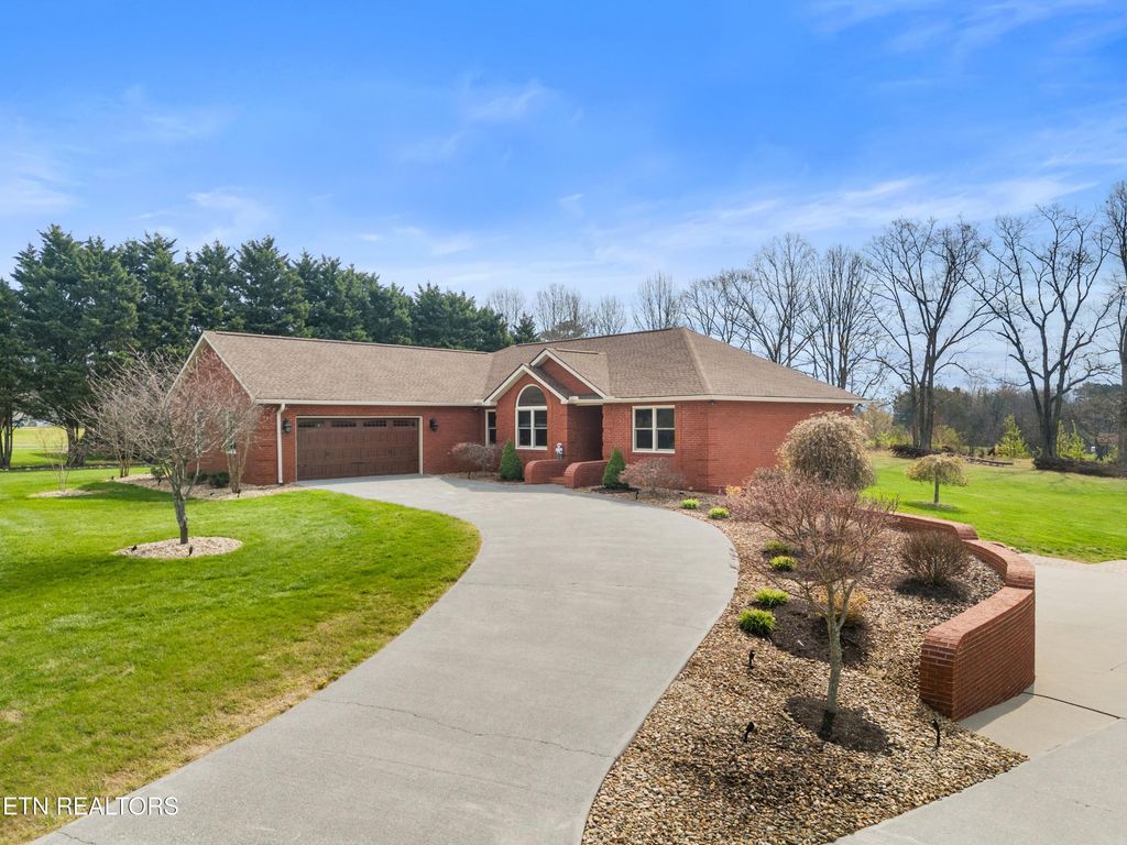 Photo of 863 Chestnut Grove Circle, Dandridge, TN 37725 (MLS # 1333719)