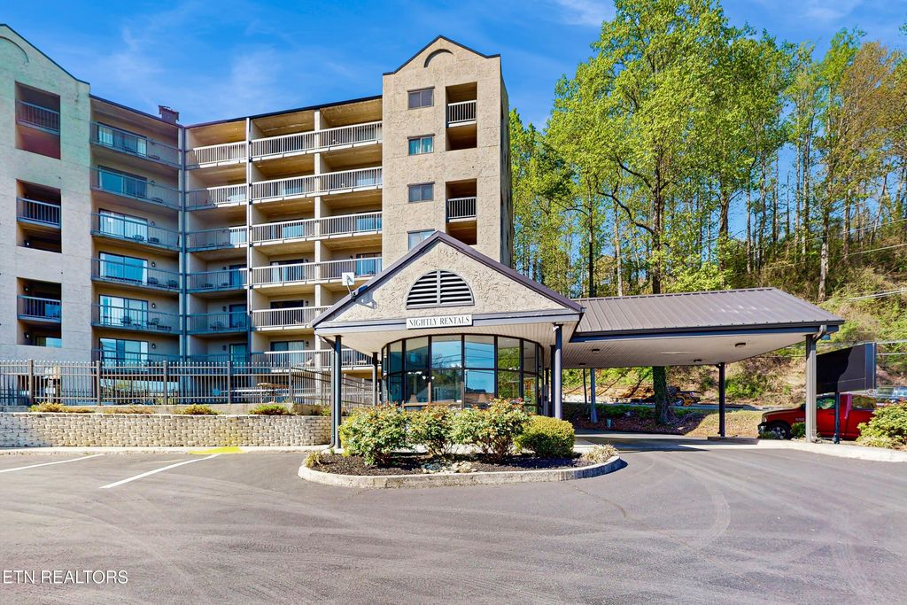 Photo of 306 Baskins Creek Rd #UNIT 105, Gatlinburg, TN 37738 (MLS # 1320105)