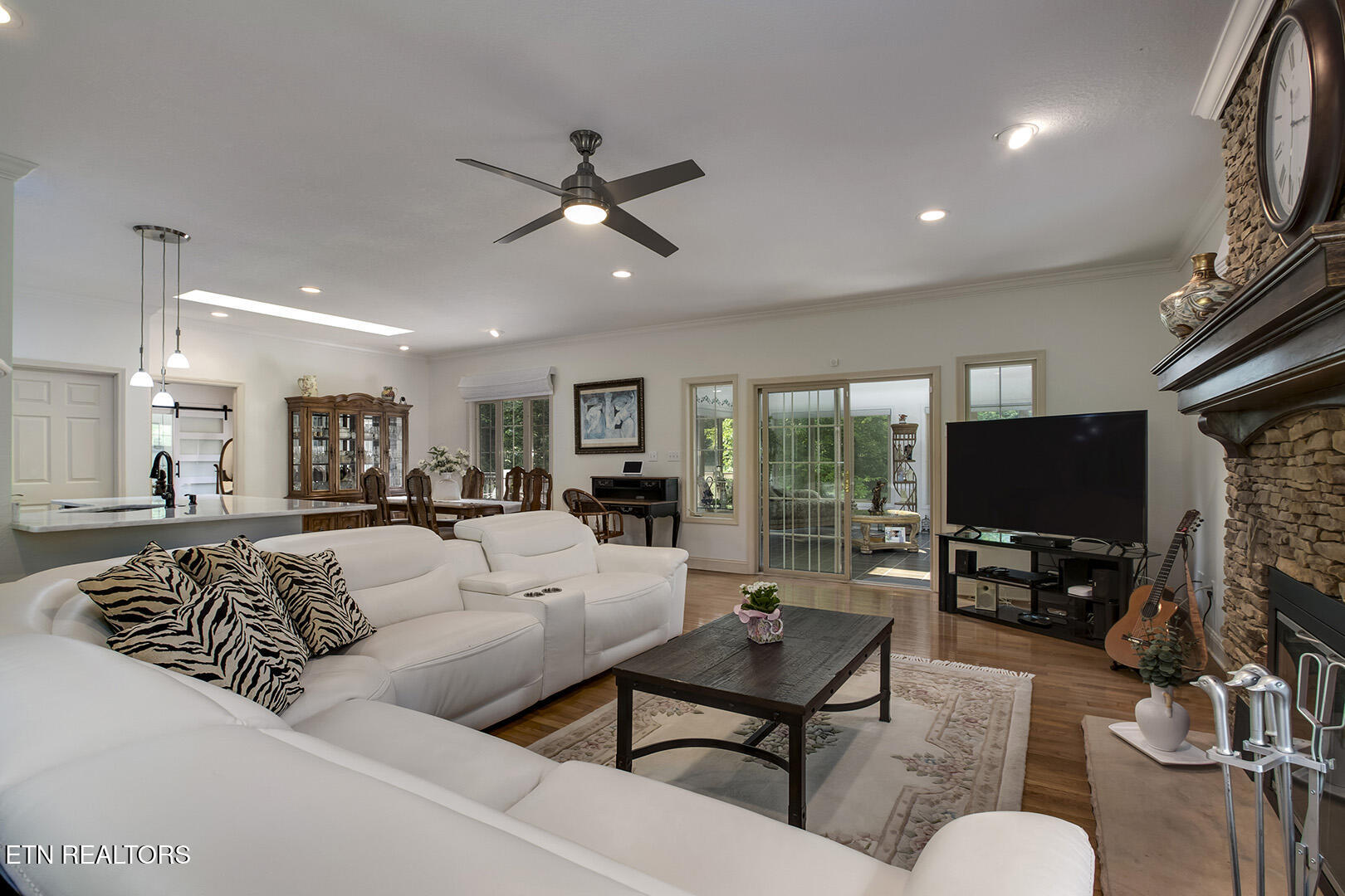 Loudon, Tennessee 37774, United States, 3 Bedrooms Bedrooms, ,3 BathroomsBathrooms,Residential,Active,149412