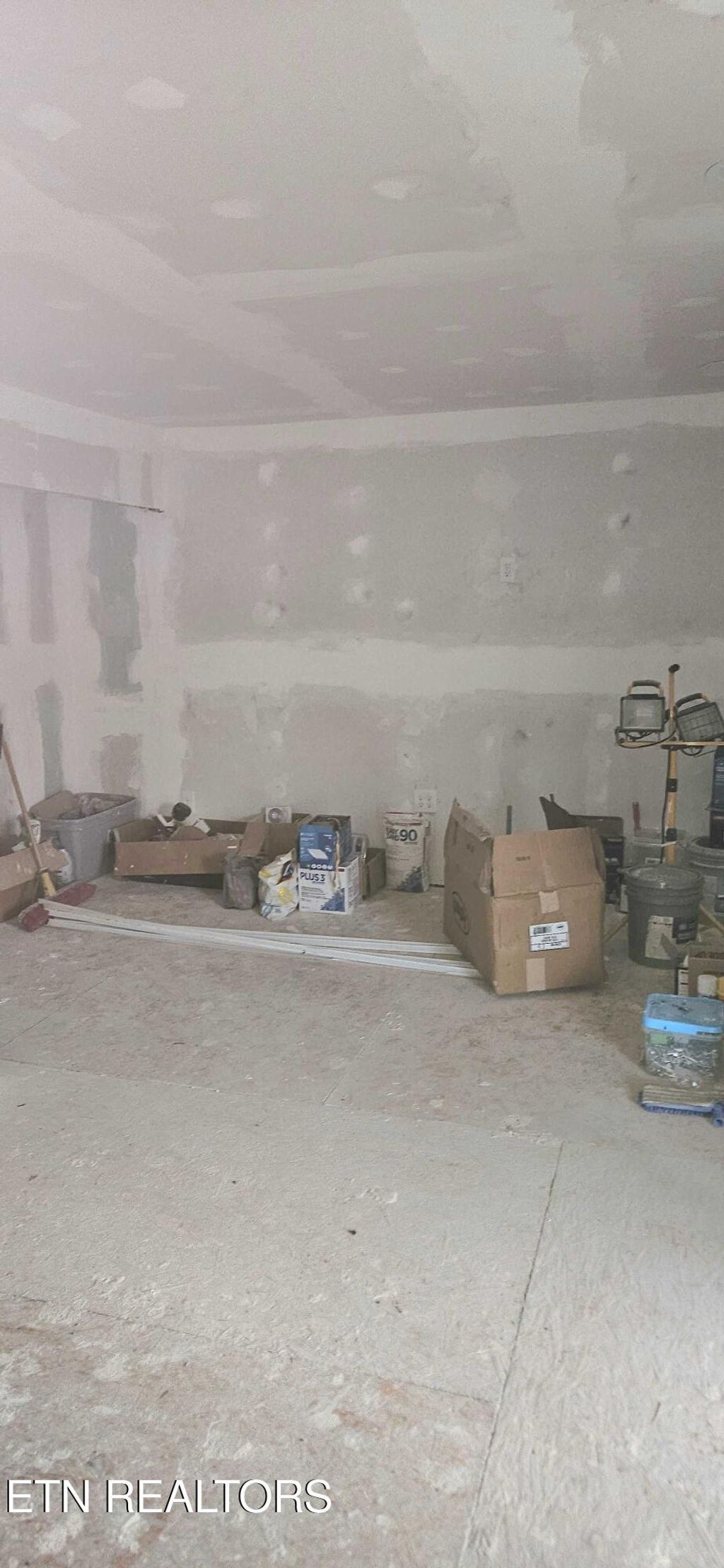 Photo of 903 Kyle St, LaFollette, TN 37766 (MLS # 1324173)