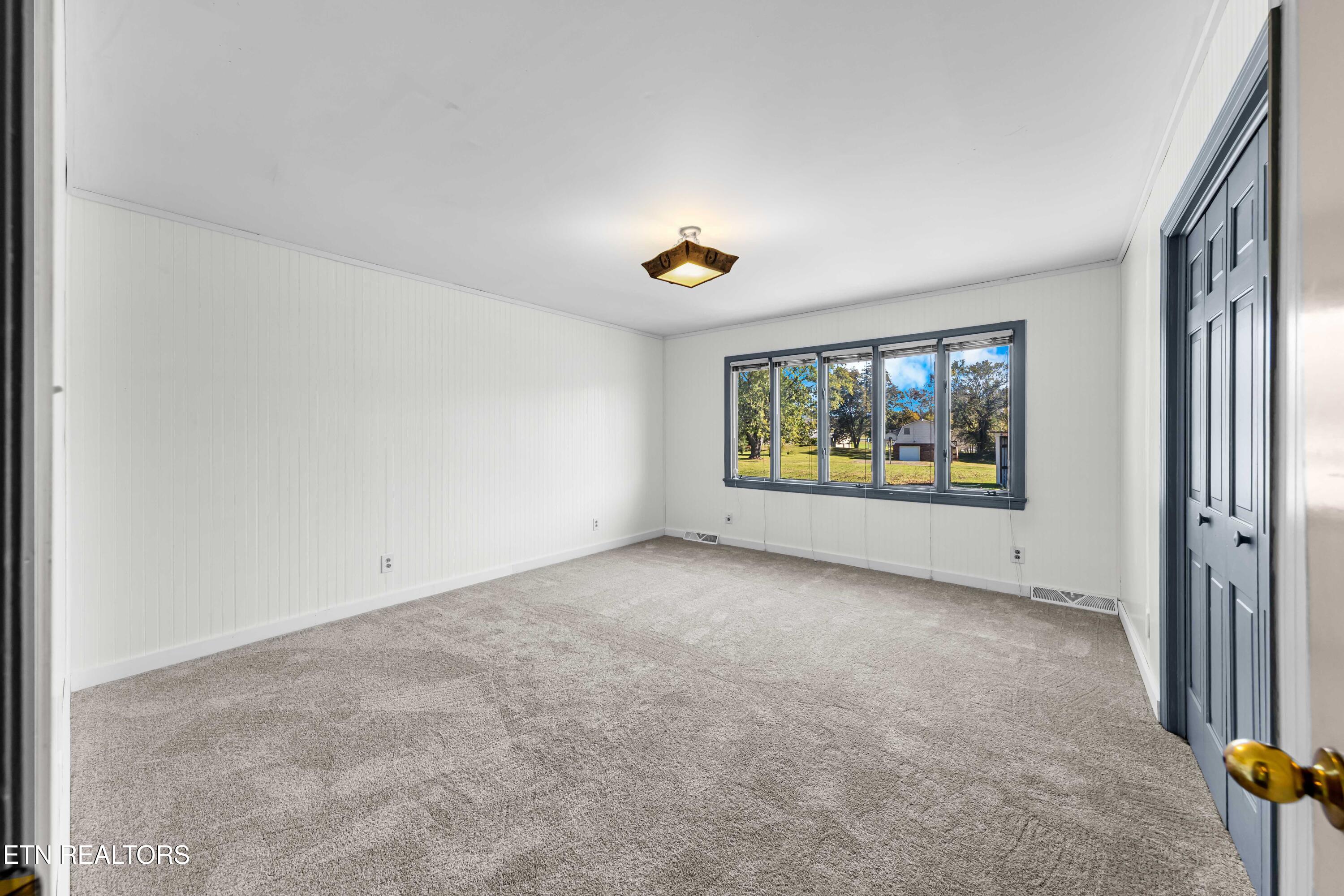 186 Shetland Rd