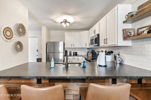 Tiny photo for 124 Plaza Drive #UNIT 3704, Pigeon Forge, TN 37863 (MLS # 1353878)
