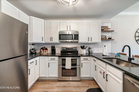 Tiny photo for 124 Plaza Drive #UNIT 3704, Pigeon Forge, TN 37863 (MLS # 1353878)