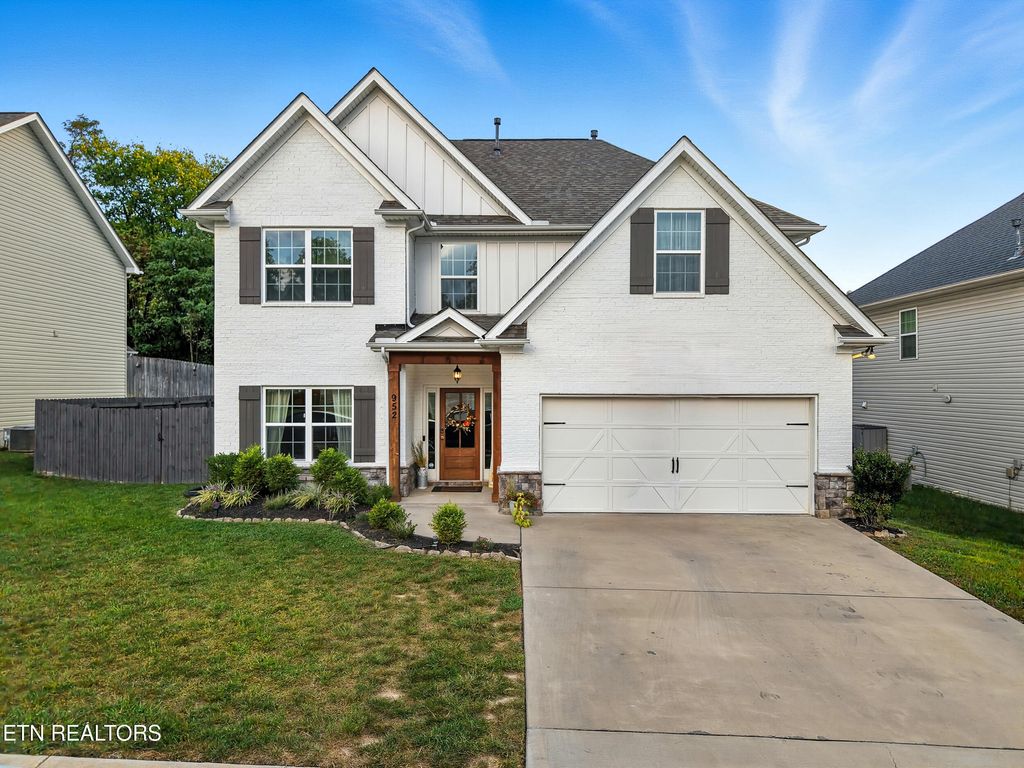 Photo of 952 Festival Lane, Knoxville, TN 37923 (MLS # 1316705)