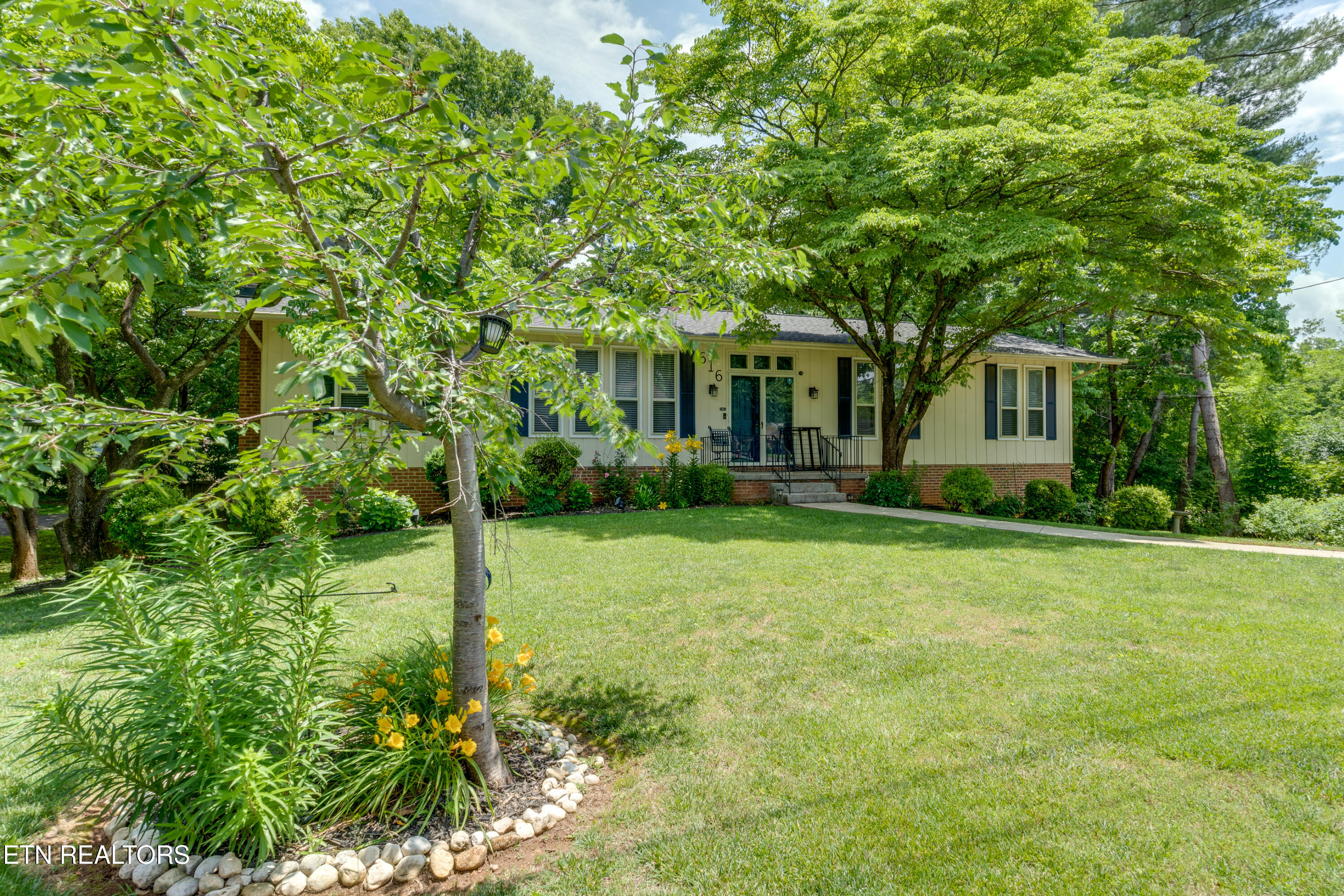 616 Sunnydale Rd