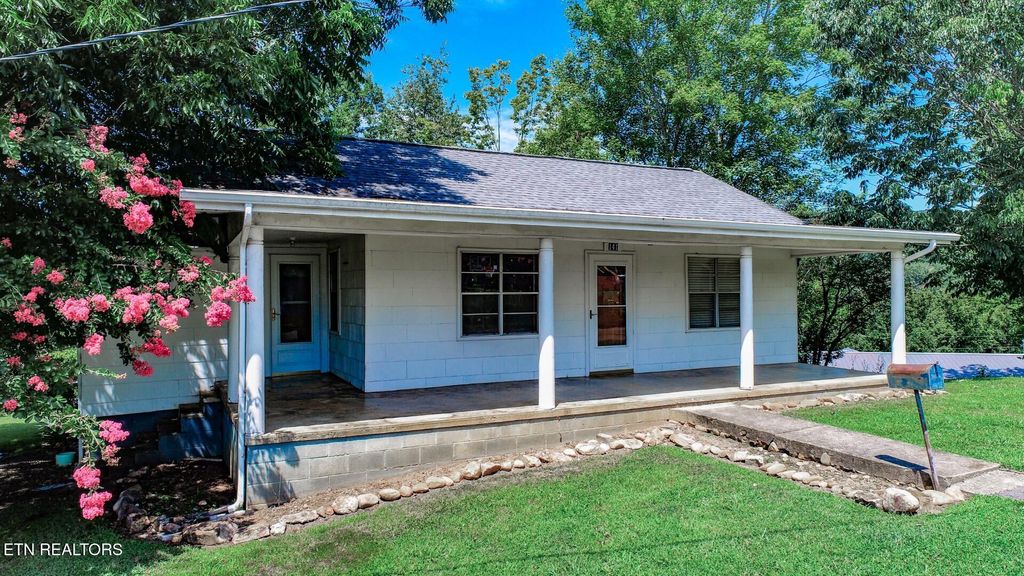 Photo of 141 Hiola St St, Newport, TN 37821 (MLS # 1310548)