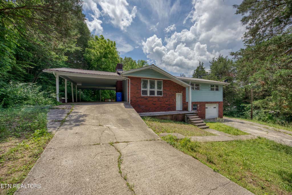 Photo of 220 Industrial Park Lane, Rocky Top, TN 37769 (MLS # 1342626)