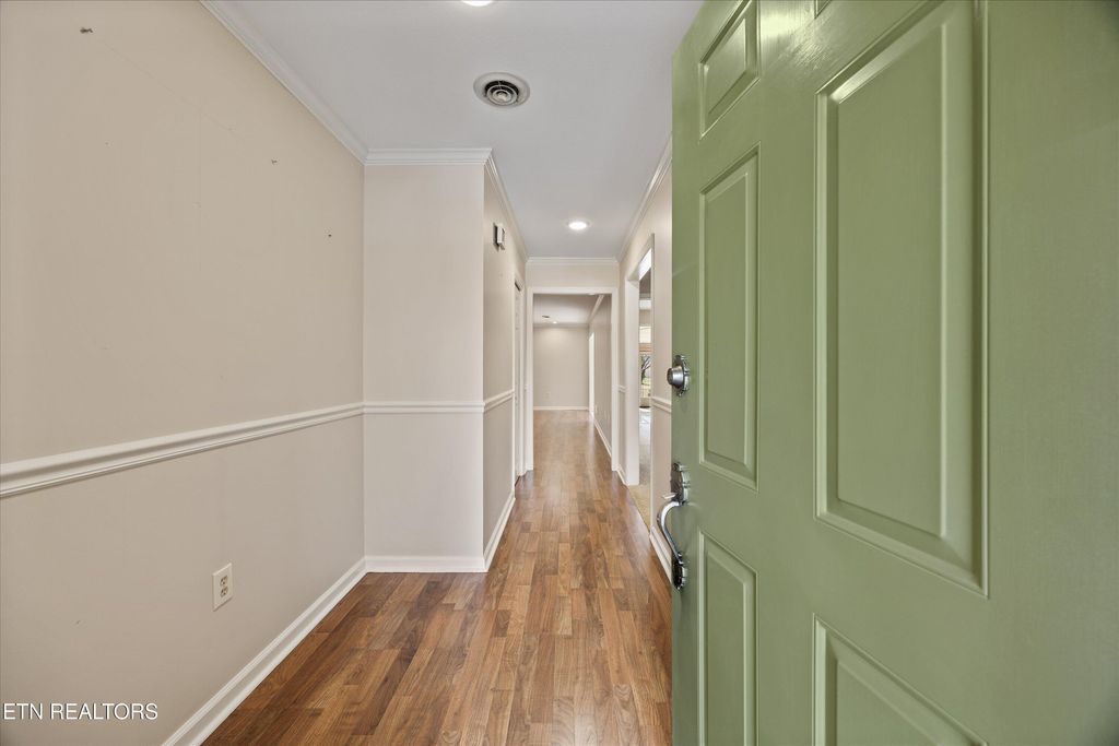 Photo of 921 Portsmouth Circle, Maryville, TN 37803 (MLS # 1331316)