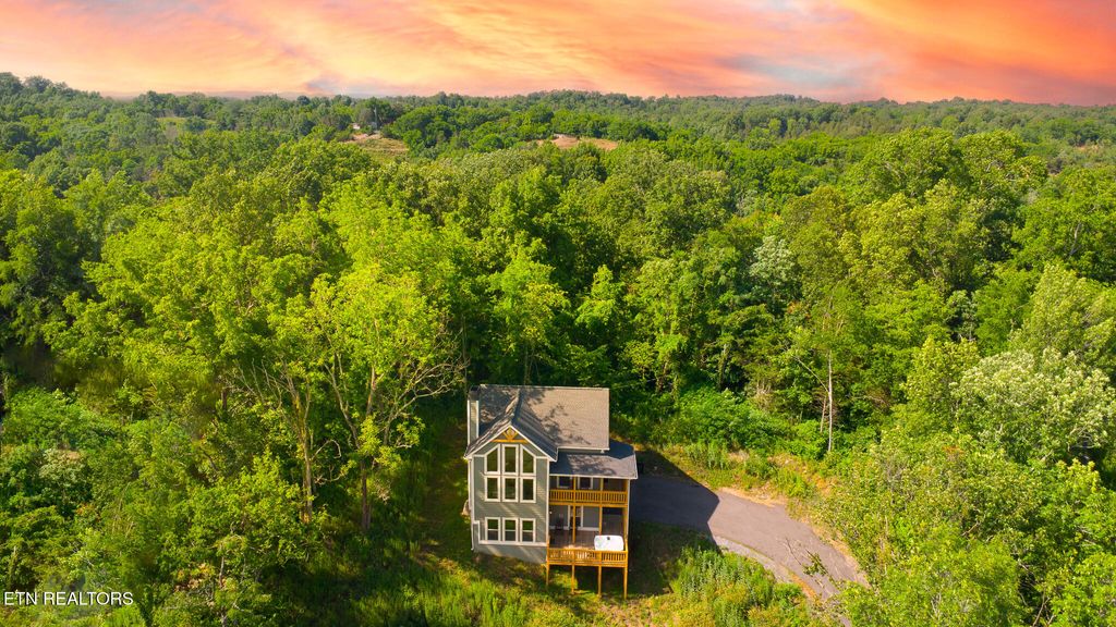 Photo of 2123 Megan Ridge Drive, Sevierville, TN 37876 (MLS # 1328120)