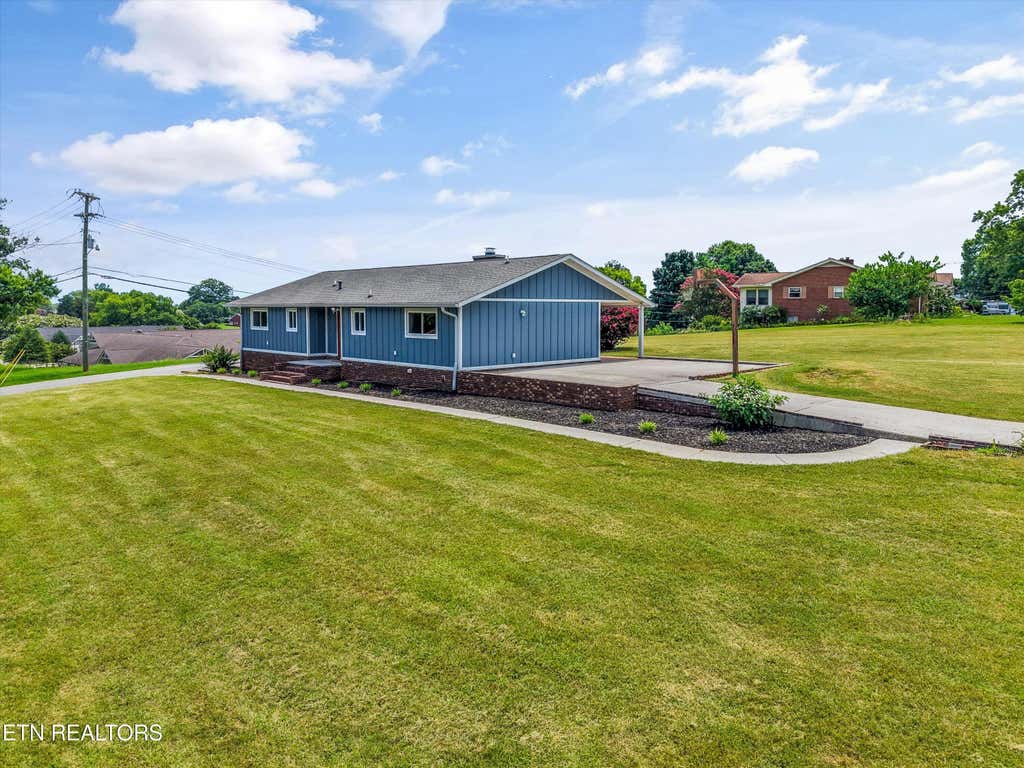 Photo of 2572 Sevierville Rd, Maryville, TN 37804 (MLS # 1348732)