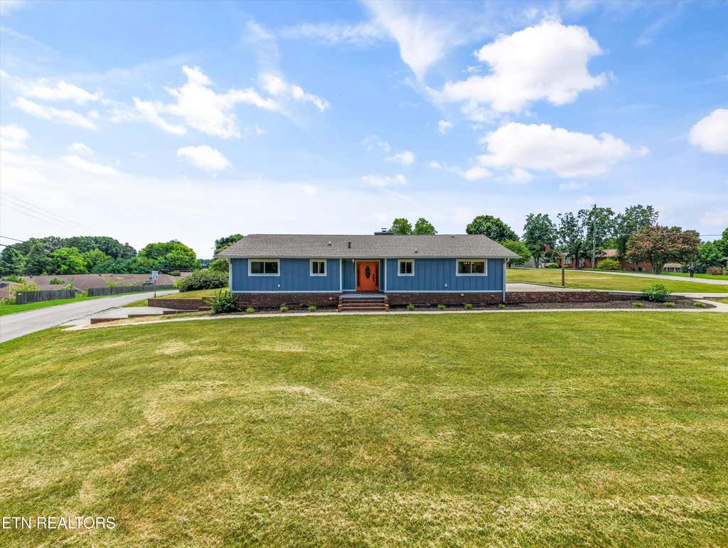 Photo of 2572 Sevierville Rd, Maryville, TN 37804 (MLS # 1348732)