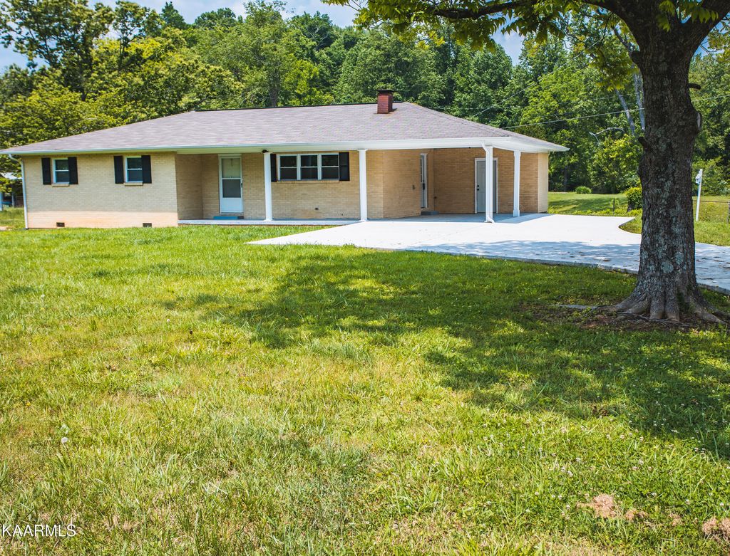 Photo of 5933 Knoxville Hwy, Oliver Springs, TN 37840 (MLS # 1227946)