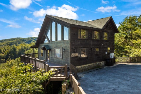 Photo of 2634 Sawmill Branch Drive, Sevierville, TN 37862 (MLS # 1359661)