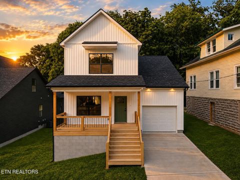 Photo of 2222 Lincoln St, Knoxville, TN 37920 (MLS # 1342099)