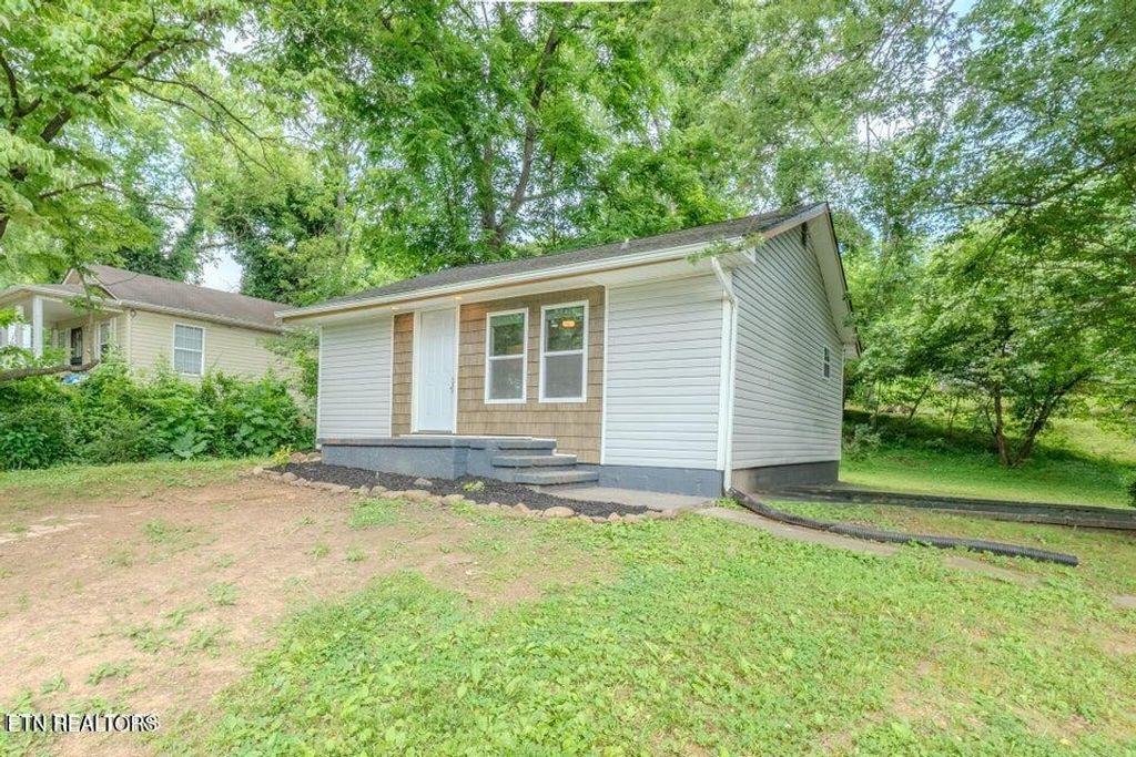 Photo of 2932 Sunset Ave, Knoxville, TN 37914 (MLS # 1317315)