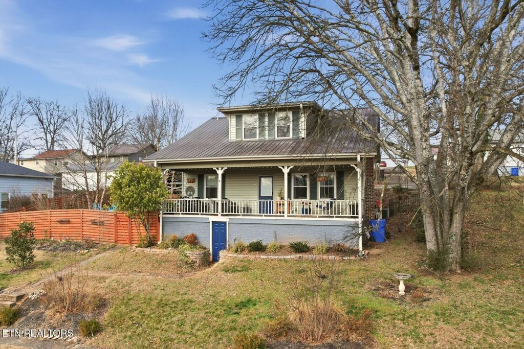 Photo of 971 Maple St, Alcoa, TN 37701 (MLS # 1328022)