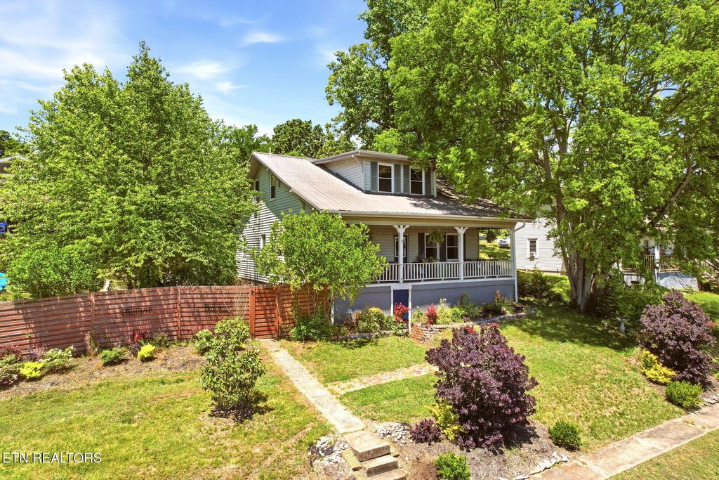 Photo of 971 Maple St, Alcoa, TN 37701 (MLS # 1328022)