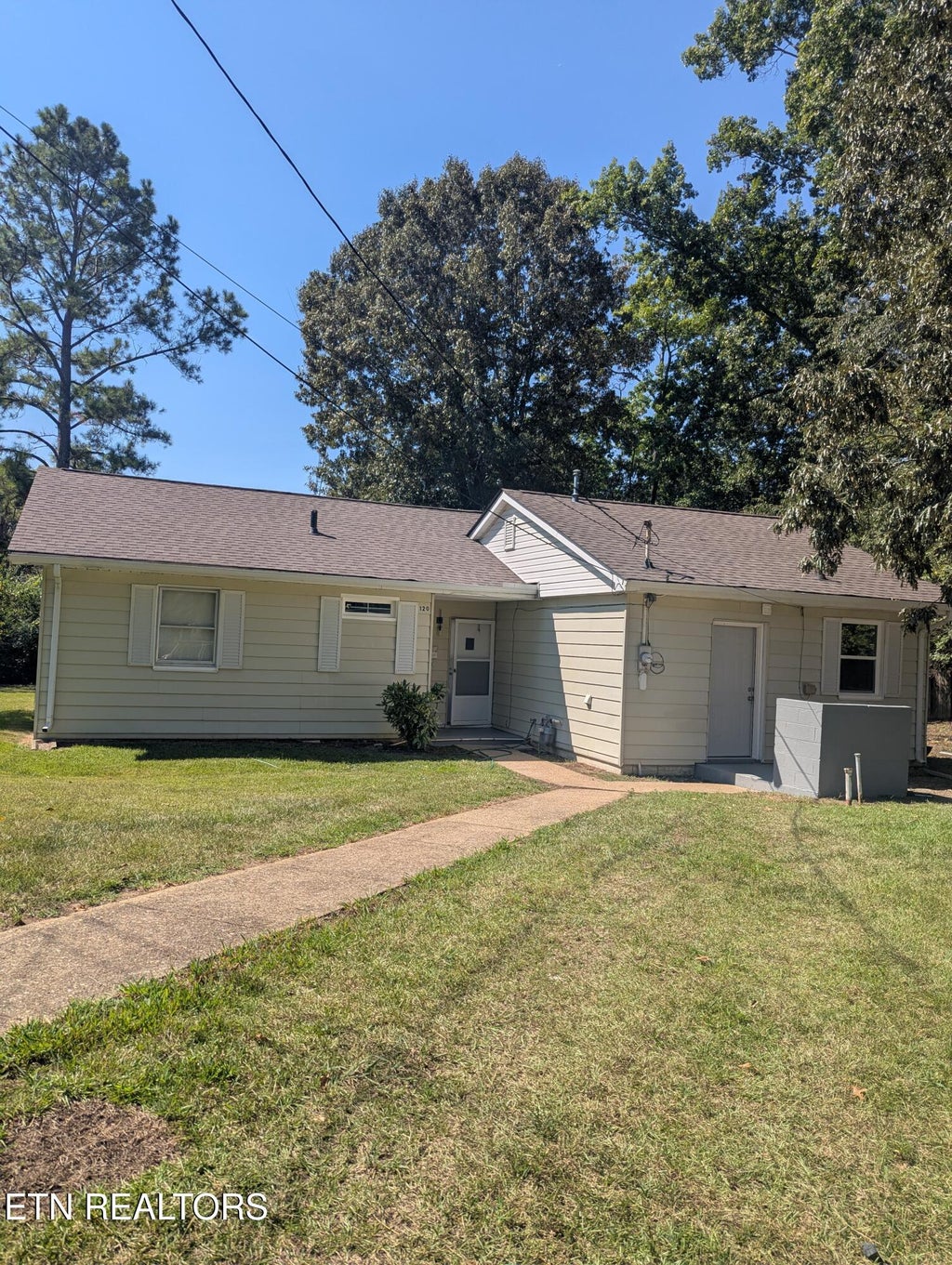 Photo of 120 Marietta Circle, Oak Ridge, TN 37830 (MLS # 1355914)