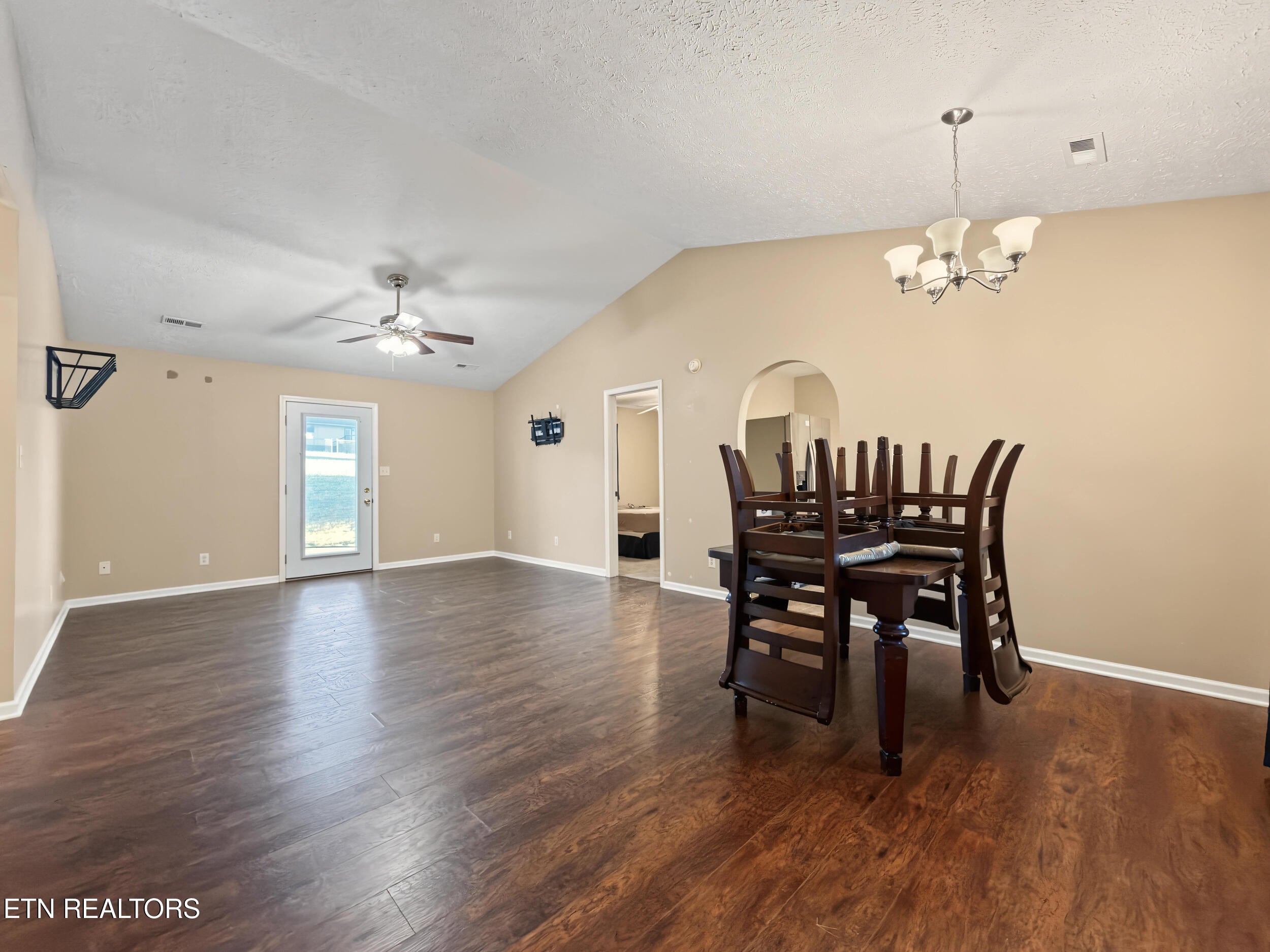 130 W Melissa Dawn Lane
