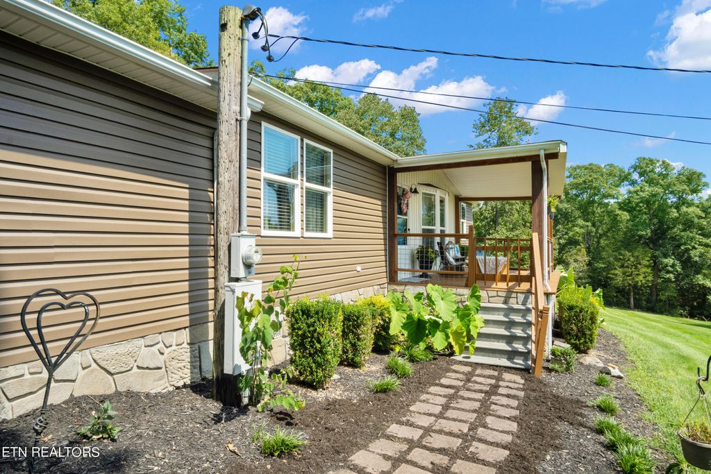 Photo of 7719 Rosie Lane, Strawberry Plains, TN 37871 (MLS # 1237068)