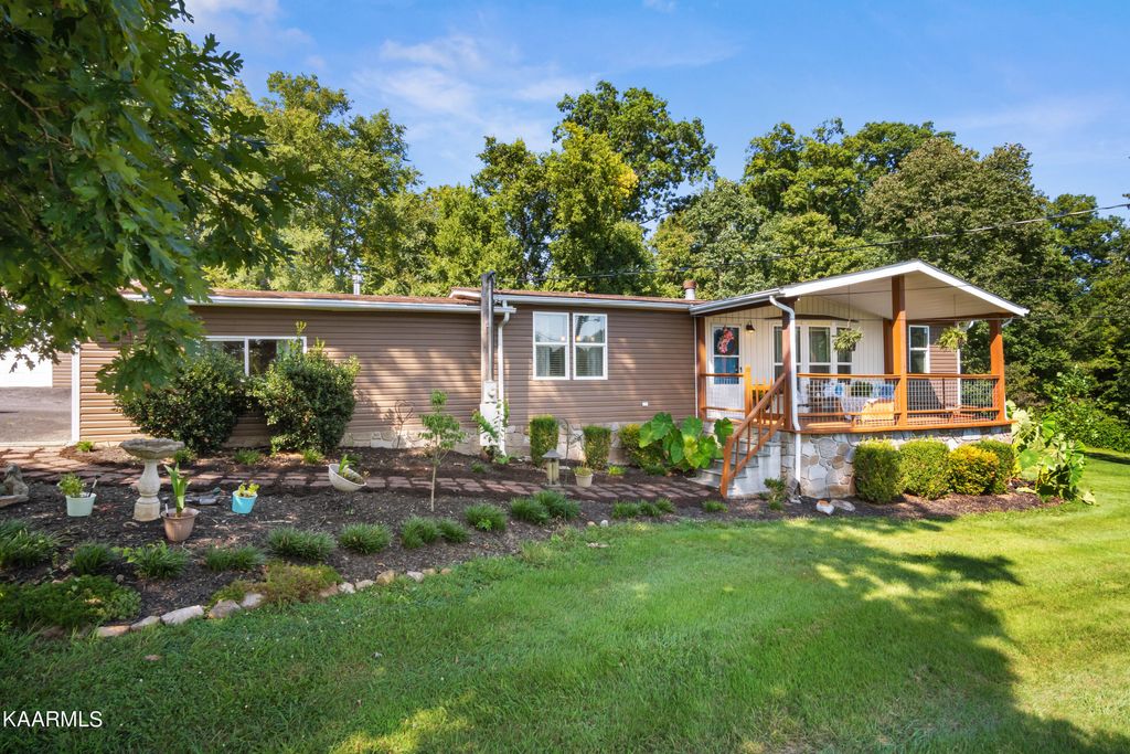 Photo of 7719 Rosie Lane, Strawberry Plains, TN 37871 (MLS # 1237068)