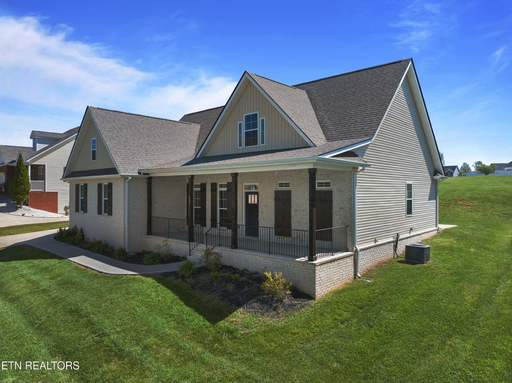 Photo of 621 Running Brook Drive, Strawberry Plains, TN 37871 (MLS # 1279452)