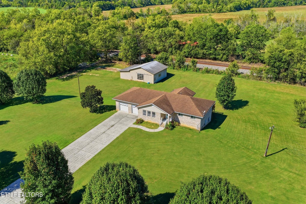 Photo of 305 Medlin Pike, Evensville, TN 37332 (MLS # 1331091)