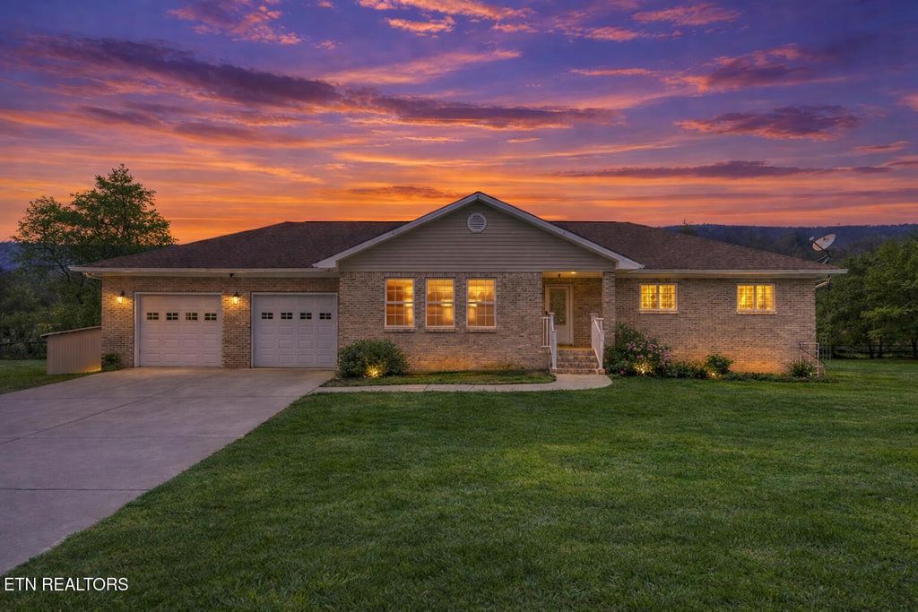 Photo of 305 Medlin Pike, Evensville, TN 37332 (MLS # 1331091)