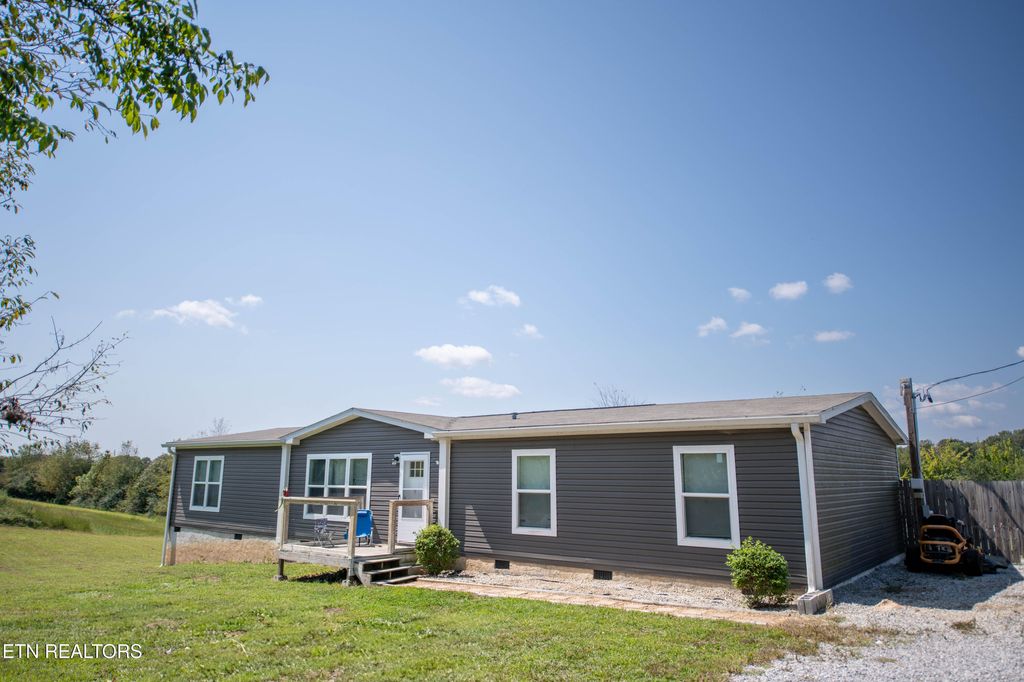 Photo of 227 Woodby Fridley Rd, Sweetwater, TN 37874 (MLS # 1315500)