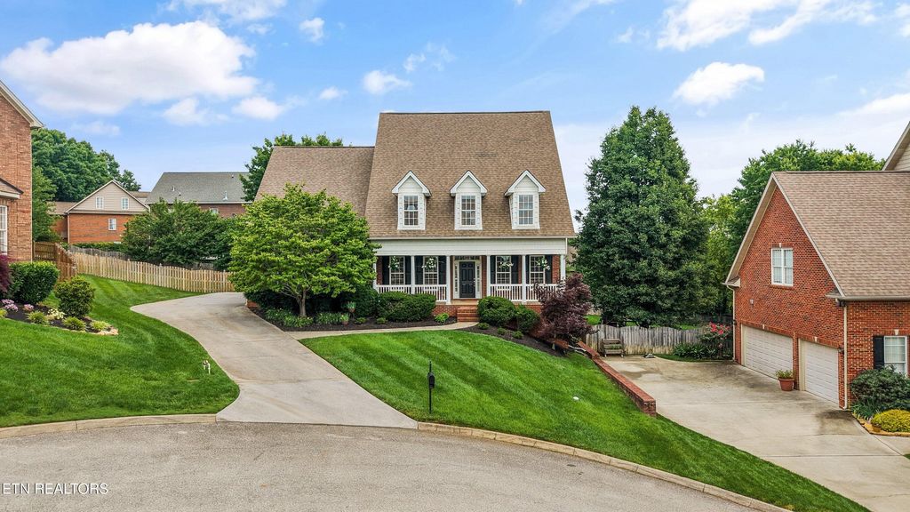 Photo of 9211 Manor Crest Lane, Knoxville, TN 37922 (MLS # 1342657)