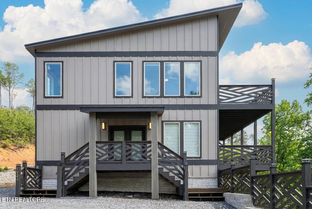 Photo of 1924 Walker Tr, Sevierville, TN 37876 (MLS # 1336733)