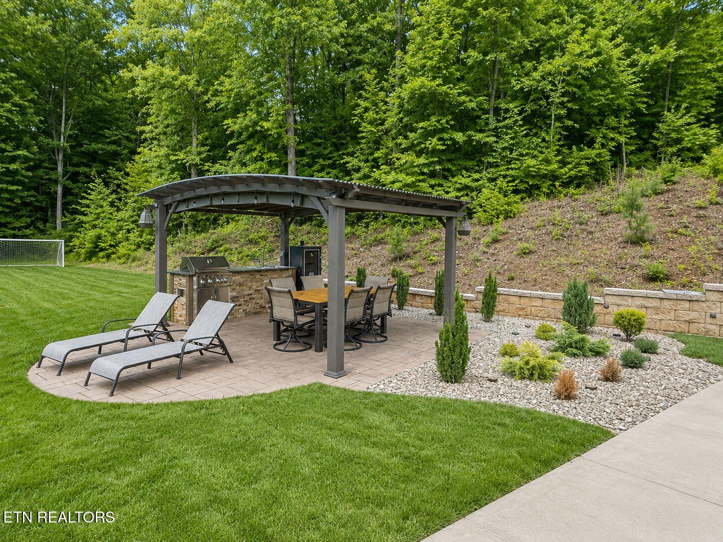 Knoxville, Tennessee, 37917, United States, 4 Bedrooms Bedrooms, ,4 BathroomsBathrooms,Residential,Active,2033980