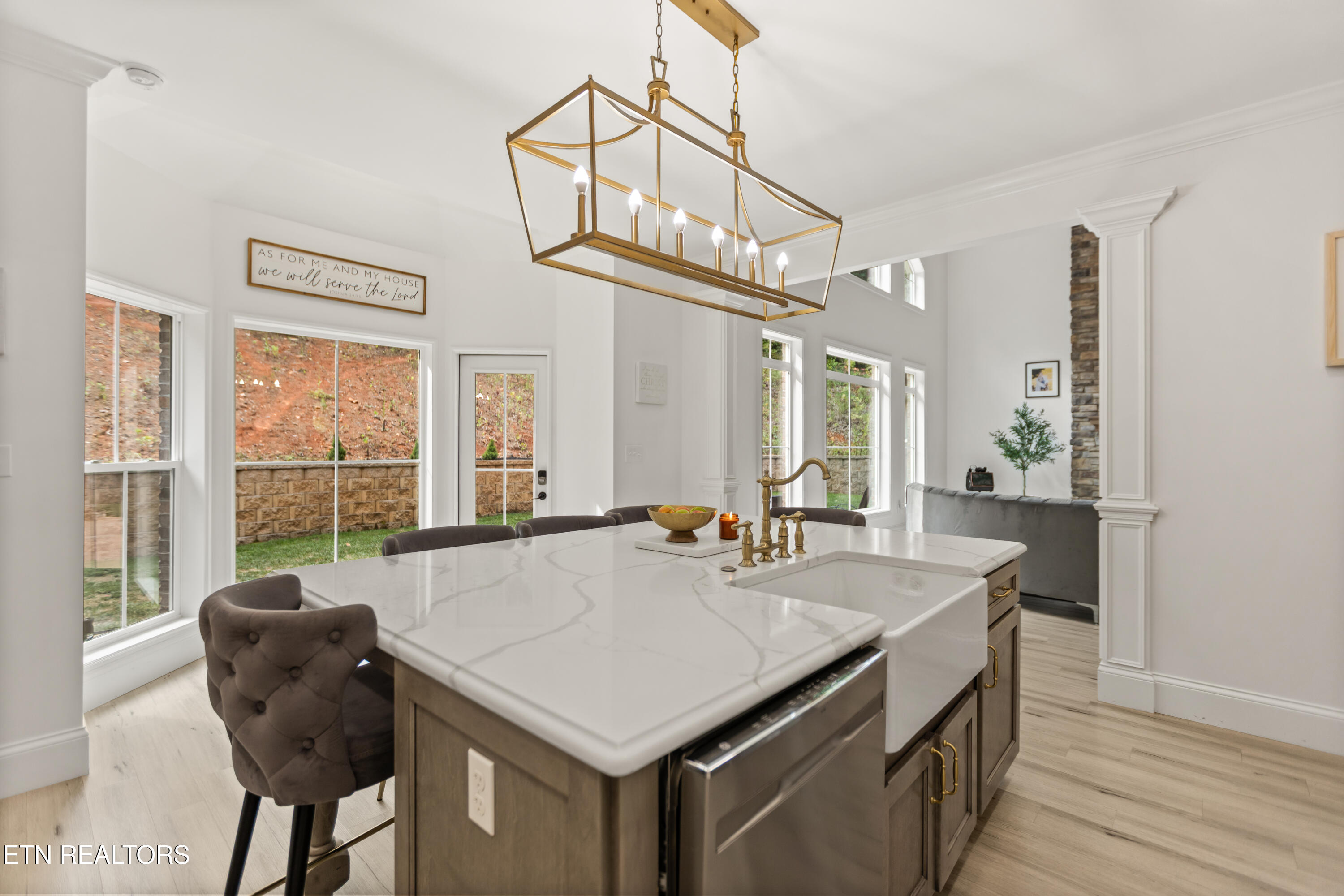 Knoxville, Tennessee, 37917, United States, 4 Bedrooms Bedrooms, ,4 BathroomsBathrooms,Residential,Active,2033980