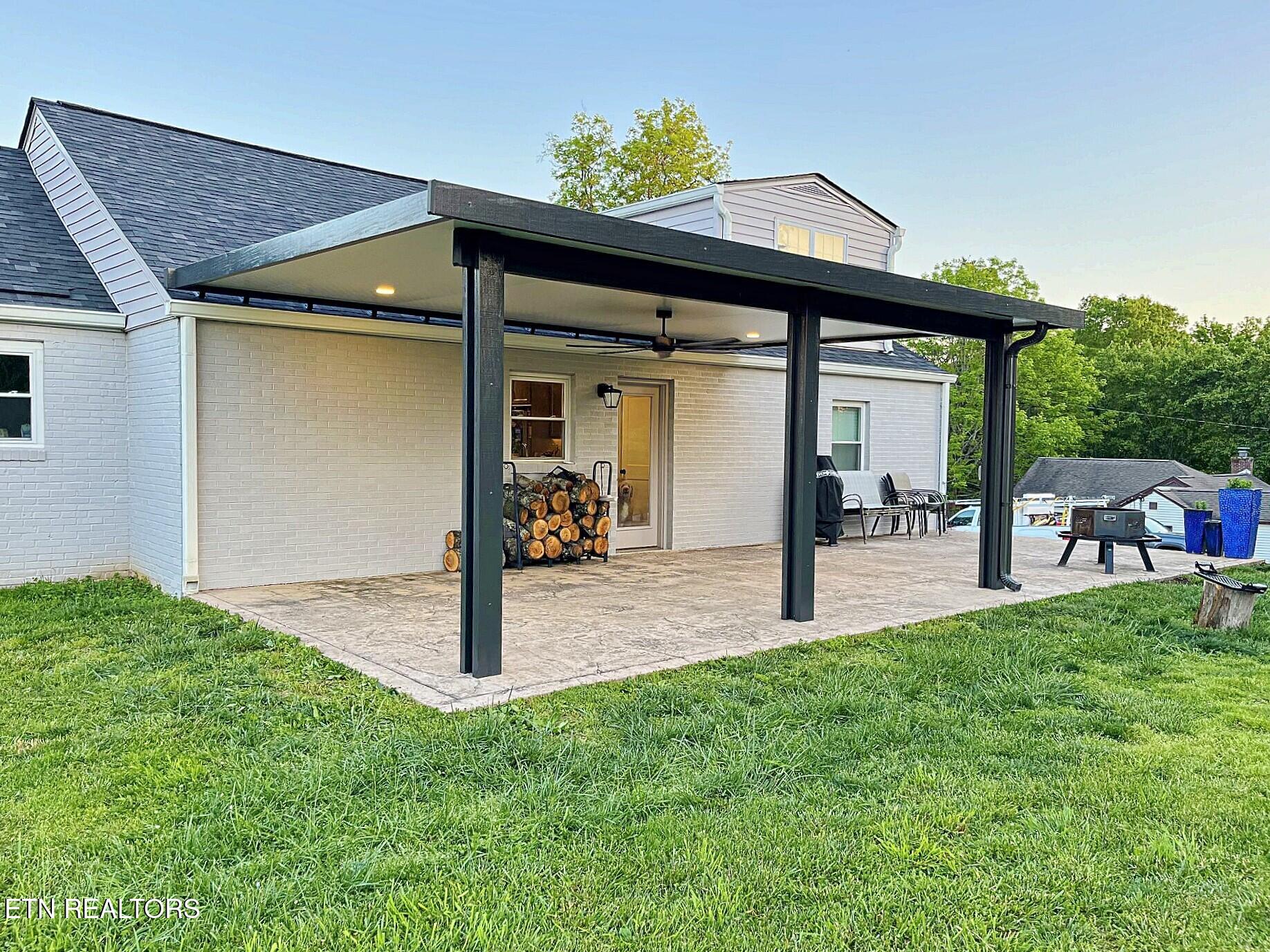 503 W Beaver Creek Drive