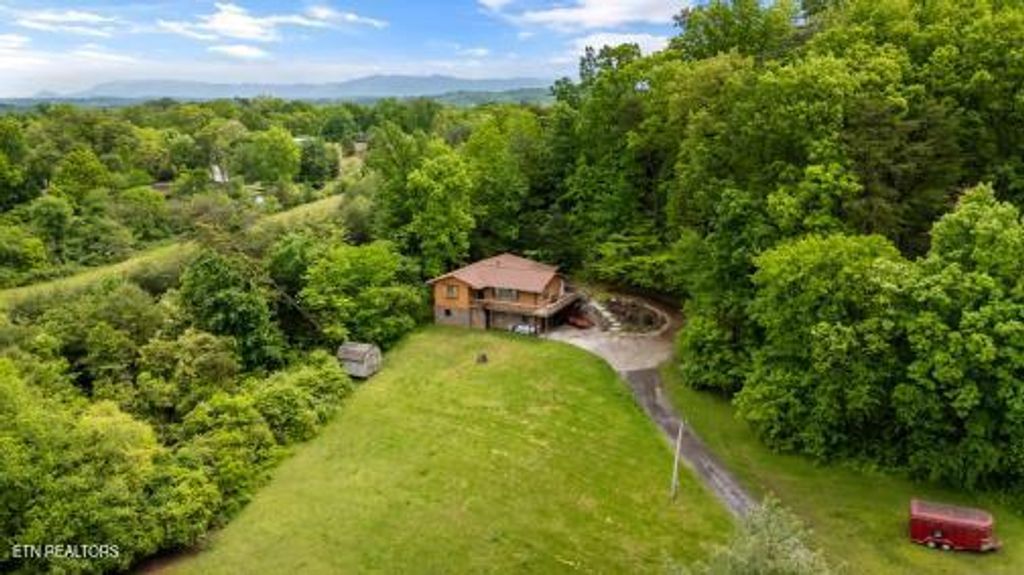 Photo of 3415 Russellwood Drive, Rockford, TN 37853 (MLS # 1298814)