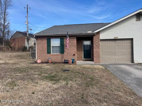 Photo of 384 Hawthorne Oaks Way, Powell, TN 37849 (MLS # 1329804)